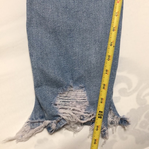 American Eagle Distressed Mom Jeans - Size 4 Short - Picture 11 of 11